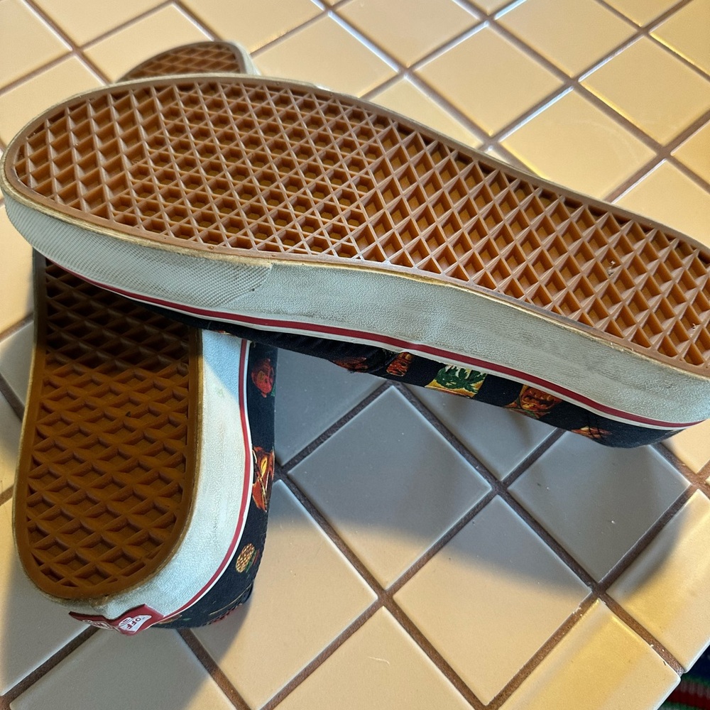 Tiki Vans size 13 - Picture 3 of 4